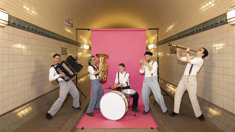 mahoin: santa mahoin