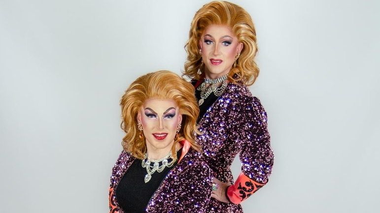 Double Dees - Schillernde Travestie Show - Love, Peace and Flowerpower